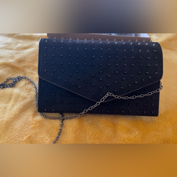 Shoe and handbag - Picture 9 of 11